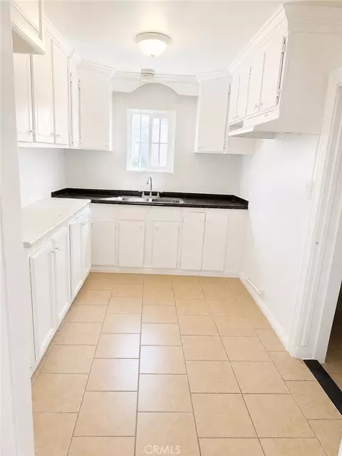 Kitchen - 4057 Fort, Riverside, CA 92509 photo 1 of 1