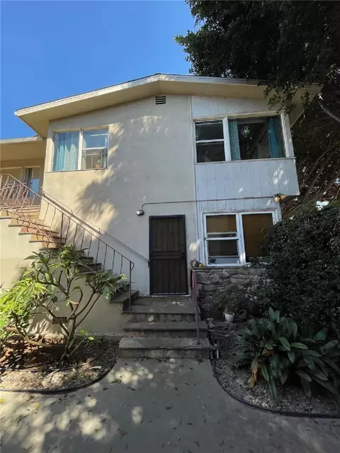 Exterior - 1035 E Appleton St #2, Long Beach, CA 90802 photo 2 of 2
