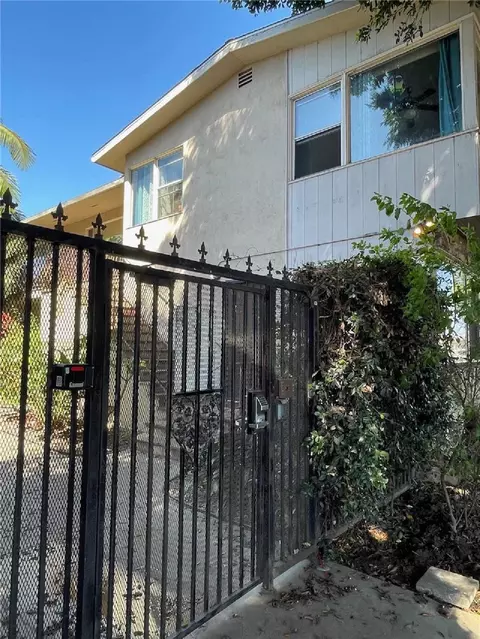 Exterior - 1035 E Appleton St #2, Long Beach, CA 90802 photo 1 of 2