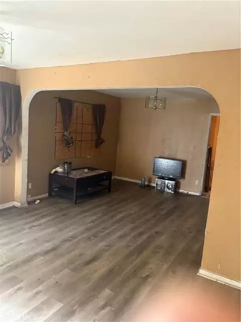 Living - 529 E 224th St, Carson, CA 90745 photo 1 of 1