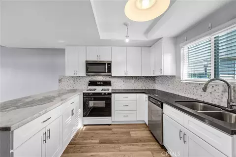 Kitchen - 1509 Prospect Ave UNIT B, Placentia, CA 92870 photo 2 of 4