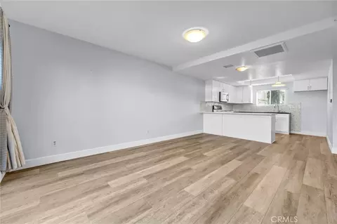 Living - 1509 Prospect Ave UNIT B, Placentia, CA 92870 photo 4 of 6