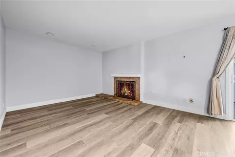 Living - 1509 Prospect Ave UNIT B, Placentia, CA 92870 photo 3 of 6