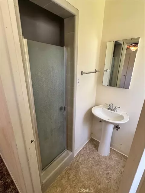 Bath - 517 Lemon, Redlands, CA 92374 photo 3 of 4