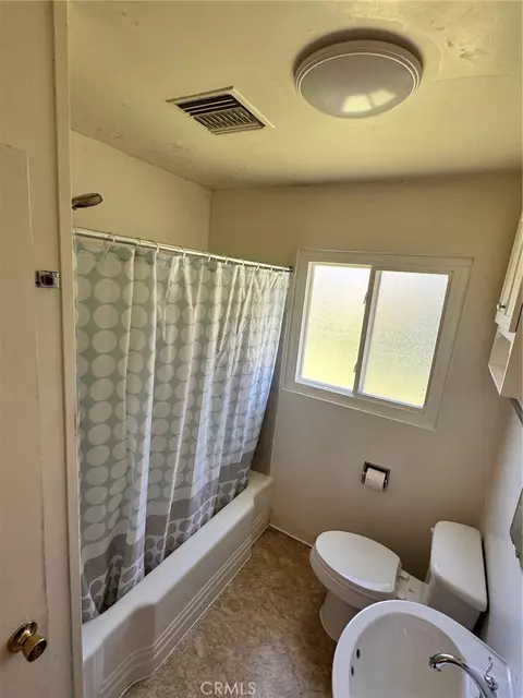 Bath - 517 Lemon, Redlands, CA 92374 photo 2 of 4