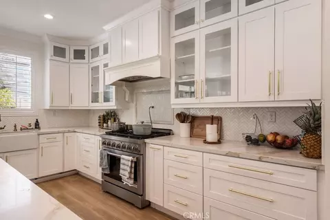 Kitchen - 39099 Crown Ranch Rd, Temecula, CA 92591 photo 4 of 6