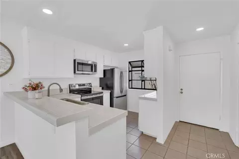 Entry Way - 247 Pineview, Irvine, CA 92620 photo 2 of 5