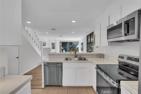 Entry Way - 247 Pineview, Irvine, CA 92620 photo 1 of 5