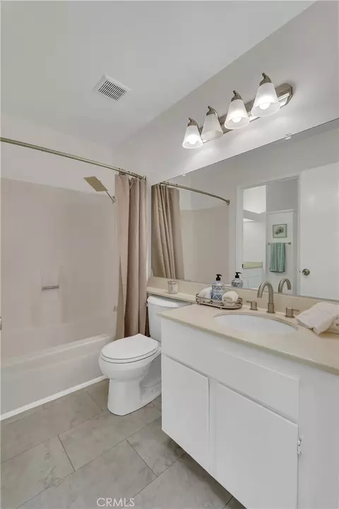 Bath - 247 Pineview, Irvine, CA 92620 photo 1 of 6