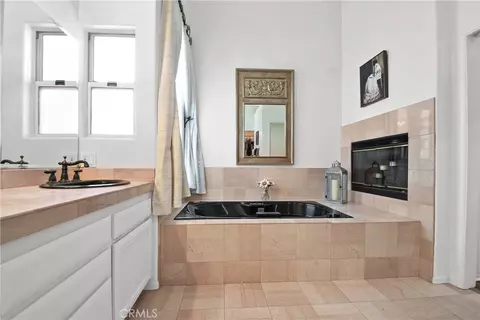 Bath - 4701 Myra Ave, Cypress, CA 90630 photo 2 of 4