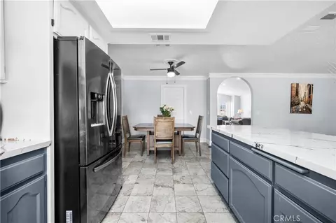 Kitchen - 18657 Niles, Hesperia, CA 92345 photo 5 of 5