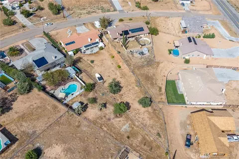 View/Area - 18657 Niles, Hesperia, CA 92345 photo 3 of 12