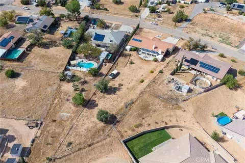 View/Area - 18657 Niles, Hesperia, CA 92345 photo 1 of 12