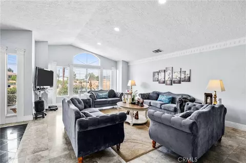 Living - 18657 Niles, Hesperia, CA 92345 photo 1 of 5