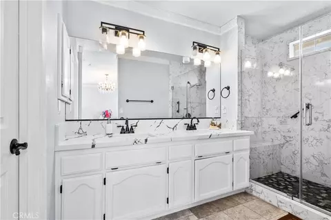 Bath - 18657 Niles, Hesperia, CA 92345 photo 3 of 4
