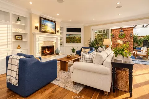Living - 33 Palermo Walk, Long Beach, CA 90803 photo 1 of 2