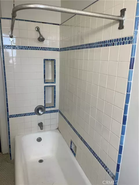 Bath - 315 W 3rd #903, Long Beach, CA 90802 photo 2 of 2