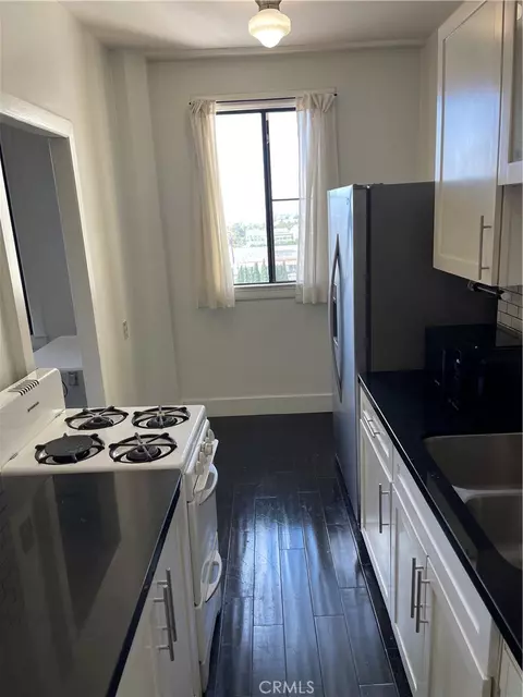 Kitchen - 315 W 3rd #903, Long Beach, CA 90802 photo 2 of 2