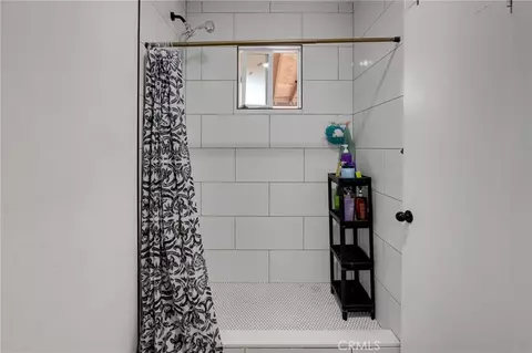 Bath - 2110 E Hatchway, Compton, CA 90222 photo 5 of 5
