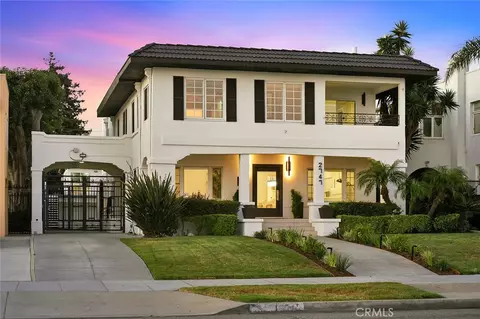 Exterior - 2747 E Ocean Blvd, Long Beach, CA 90803 photo 1 of 12