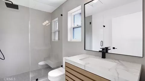 Bath - 2747 E Ocean Blvd, Long Beach, CA 90803 photo 11 of 11