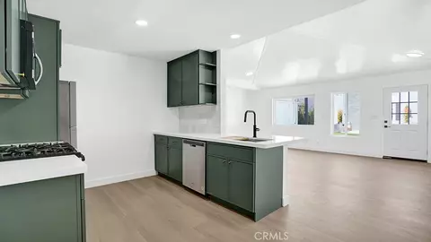 Kitchen - 2747 E Ocean Blvd, Long Beach, CA 90803 photo 12 of 12