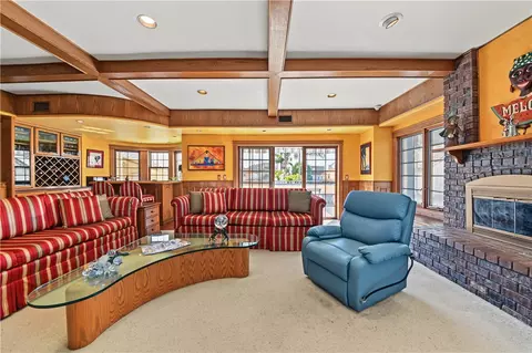 Living - 40 E Neapolitan Ln, Long Beach, CA 90803 photo 13 of 13