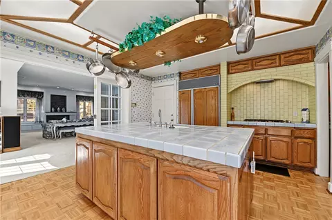 Kitchen - 40 E Neapolitan Ln, Long Beach, CA 90803 photo 1 of 7