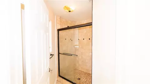 Bath - 47830 Rainbow Glen Rd, Temecula, CA 92592 photo 6 of 9