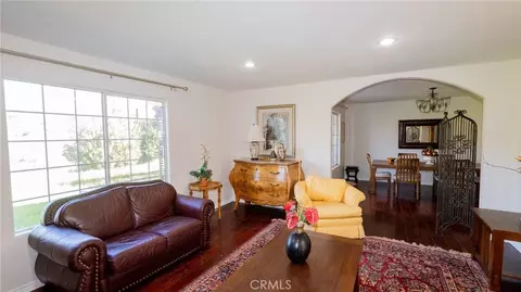 Living - 47830 Rainbow Glen Rd, Temecula, CA 92592 photo 2 of 4