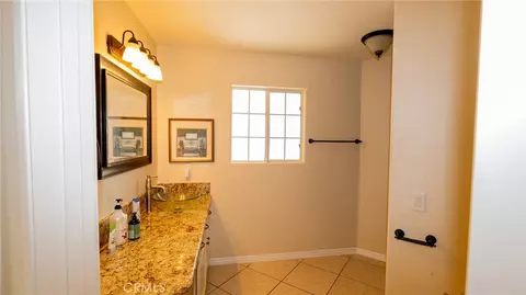 Bath - 47830 Rainbow Glen Rd, Temecula, CA 92592 photo 4 of 9
