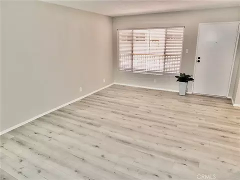 Living - 545 Chestnut Ave #203, Long Beach, CA 90802 photo 1 of 3