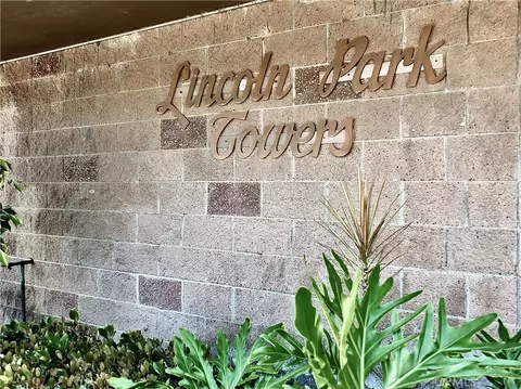 Exterior - 545 Chestnut Ave #203, Long Beach, CA 90802 photo 2 of 3