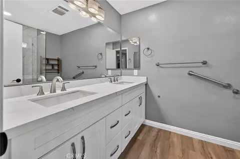 Bath - 13504 La Jolla Cir, La Mirada, CA 90638 photo 4 of 5