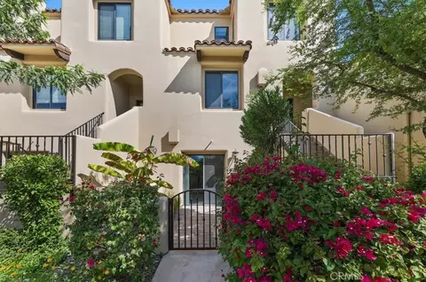 1045 Villorrio S, Palm Springs, CA 92262