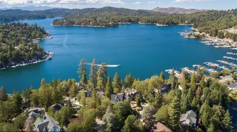 View/Area - 514 Emerald Dr, Lake Arrowhead, CA 92352 photo 2 of 2