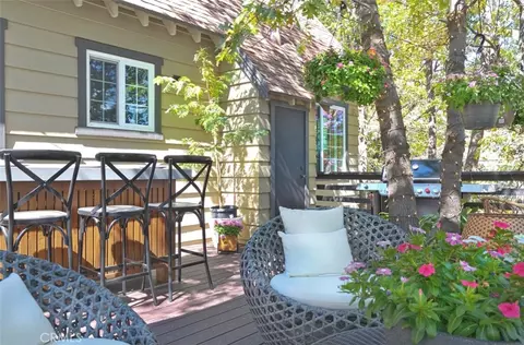 Exterior - 514 Emerald Dr, Lake Arrowhead, CA 92352 photo 2 of 7