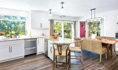 Kitchen - 514 Emerald Dr, Lake Arrowhead, CA 92352 photo 1 of 3