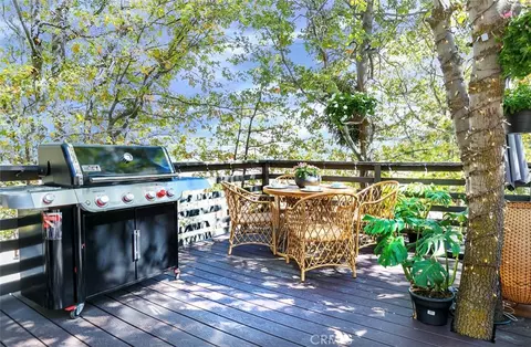 Exterior - 514 Emerald Dr, Lake Arrowhead, CA 92352 photo 4 of 7
