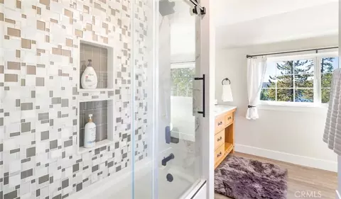 Bath - 514 Emerald Dr, Lake Arrowhead, CA 92352 photo 2 of 2