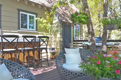 Exterior - 514 Emerald Dr, Lake Arrowhead, CA 92352 photo 3 of 6