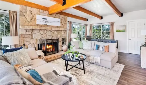Living - 514 Emerald Dr, Lake Arrowhead, CA 92352 photo 1 of 3