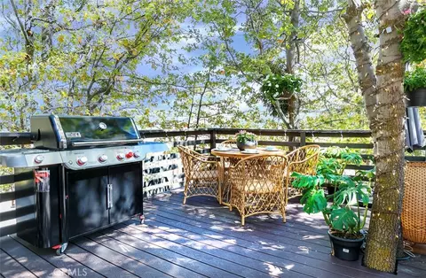 Exterior - 514 Emerald Dr, Lake Arrowhead, CA 92352 photo 4 of 6