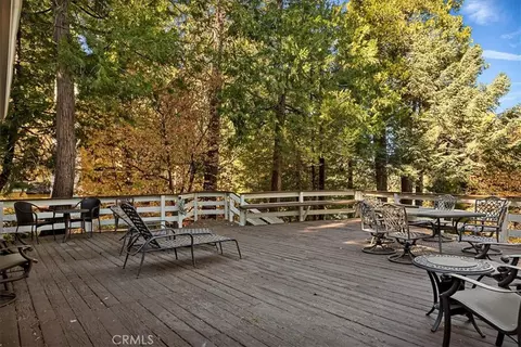 Exterior - 226 Holiday Dr, Lake Arrowhead, CA 92352 photo 4 of 7