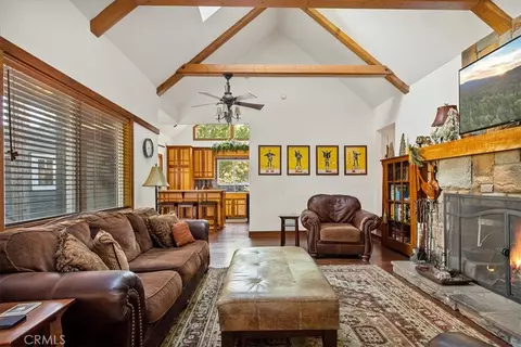 Living - 226 Holiday Dr, Lake Arrowhead, CA 92352 photo 1 of 4