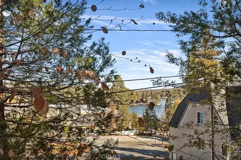 View/Area - 226 Holiday Dr, Lake Arrowhead, CA 92352 photo 3 of 3