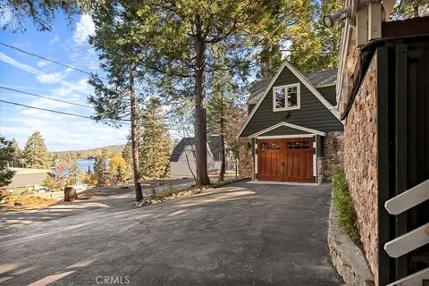 Other - 226 Holiday Dr, Lake Arrowhead, CA 92352 photo 2 of 6