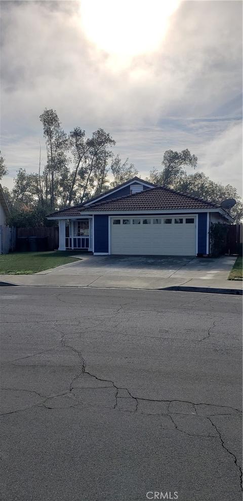 1985 Teak St, Perris, CA 92570 photo 1