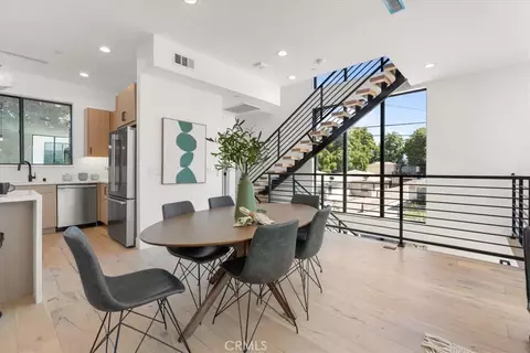 5736 N Canvas Ct, North Hollywood, CA 91601