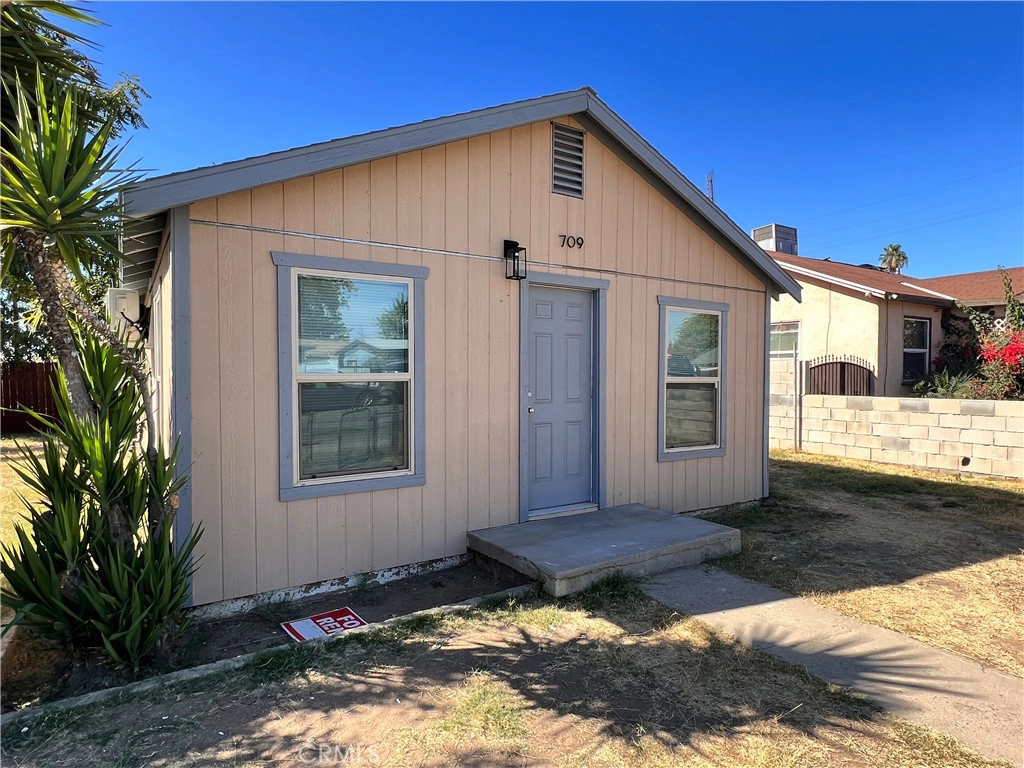 709 YOSEMITE DR  